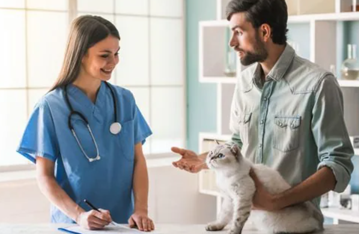 3 Signs Your Pet Needs Immediate Animal Clinic Attention