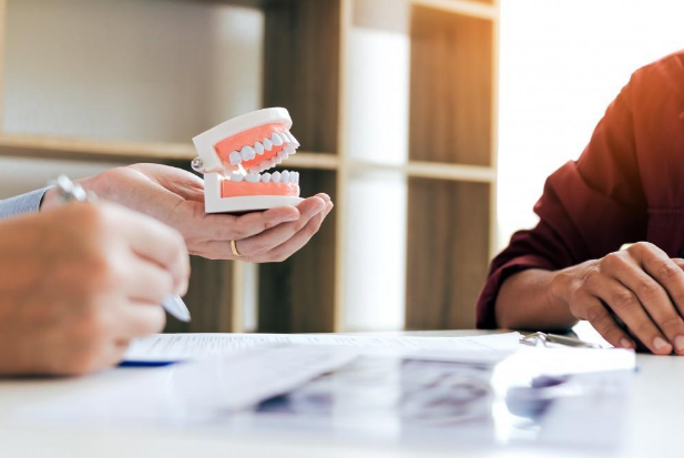 4 Signs It’s Time To Replace Or Upgrade Your Dentures